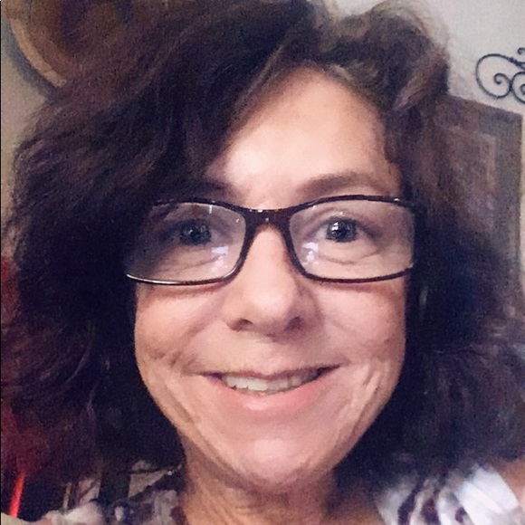 Meet your Posher, Christina - Picture 1 of 1